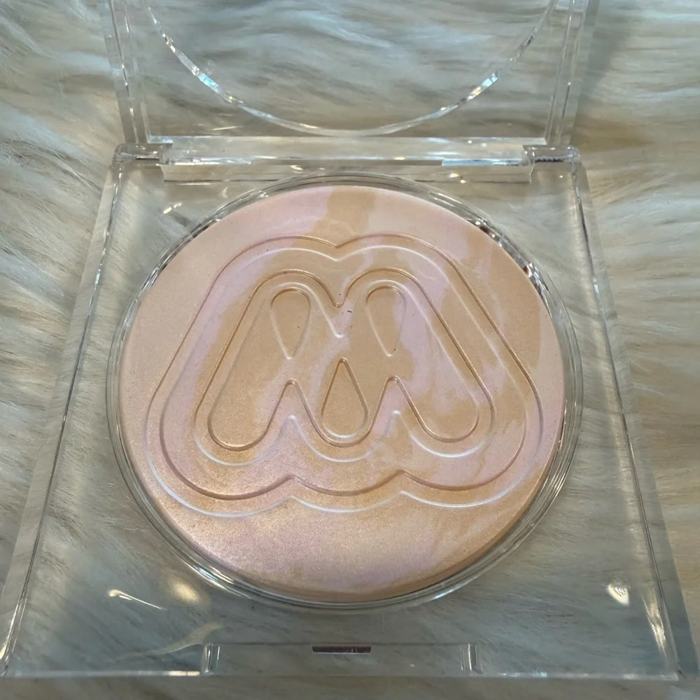 Morphe Cloudlight Dawn Vanilla with Balancing Pink Soft Glow Veil New